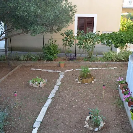 Appartement With A Parking Space Pirovac, Sibenik - 12508 *