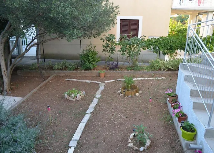 Διαμέρισμα With A Parking Space Pirovac, Sibenik - 12508 *