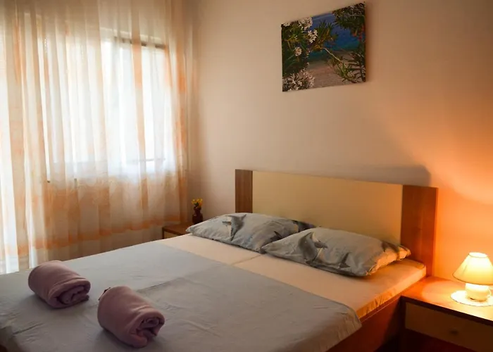 Appartement With A Parking Space Pirovac, Sibenik - 12508 *